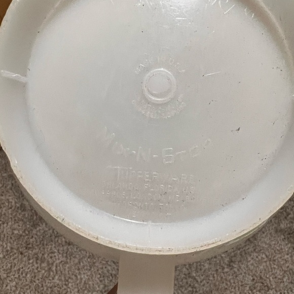 Vintage Tupperware Mix N Store 2 QT Bowl *No Lid* Red Lettering - Picture 9 of 9